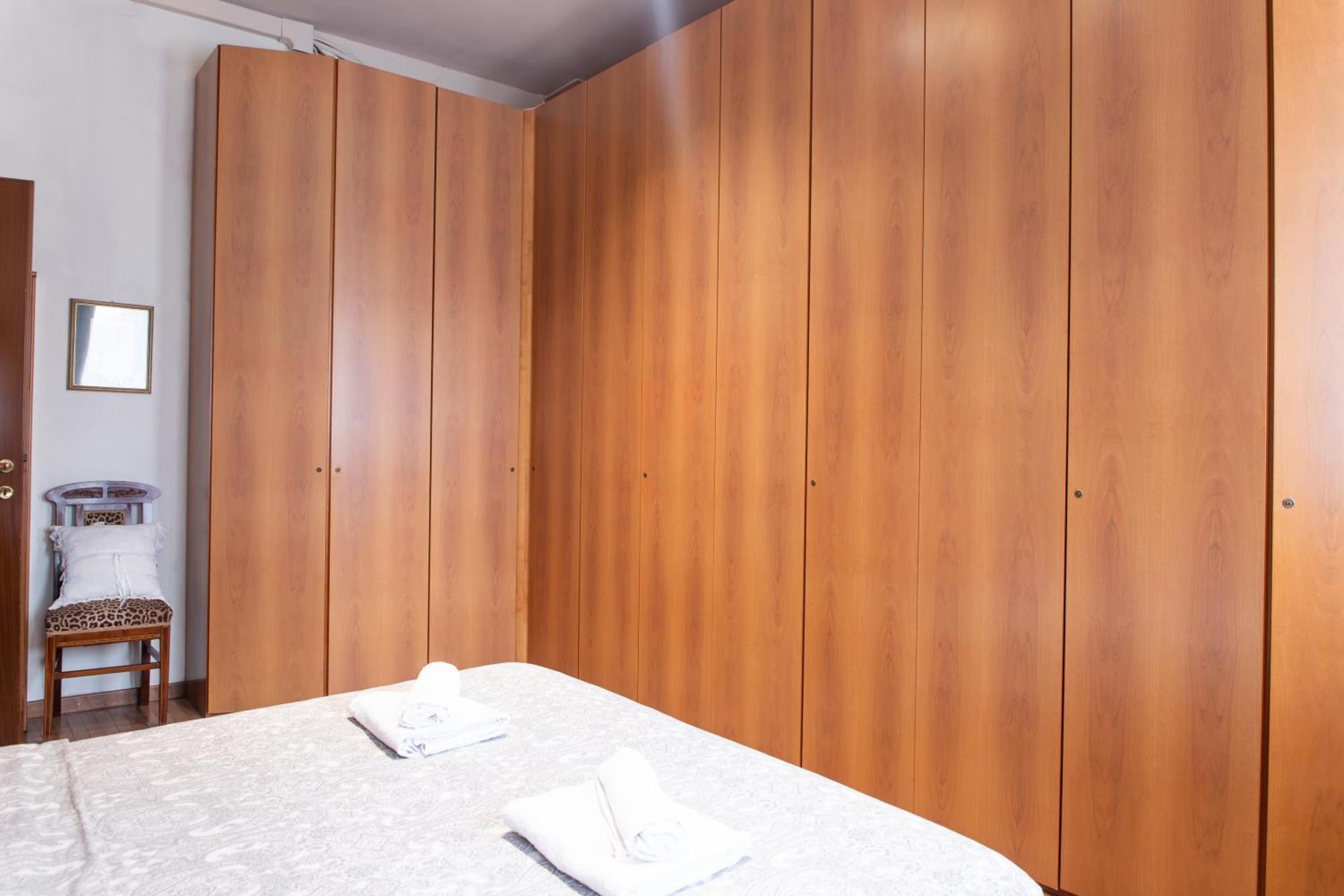 Duomo Walking Distance Elegant Flat With View Milão Exterior foto