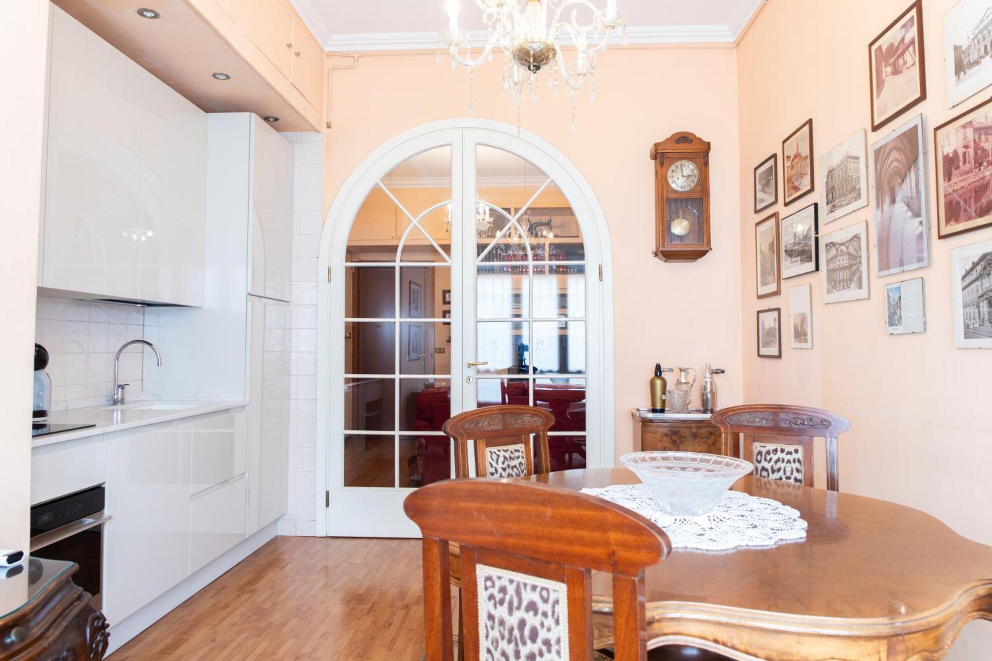 Duomo Walking Distance Elegant Flat With View Milão Exterior foto